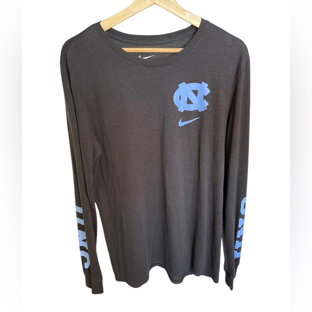 Nike Tee University Of North Carolina UNC Long Sleeve Shirt Athletic Fit Medium